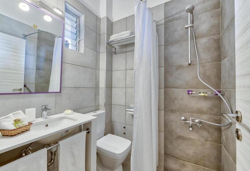 اتاق استاندارد با چشمانداز باغ, Aquarius