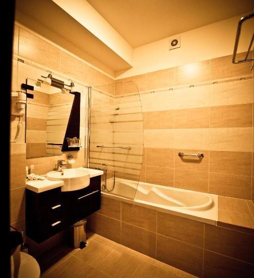 غرفة سوبيريور, Aurum