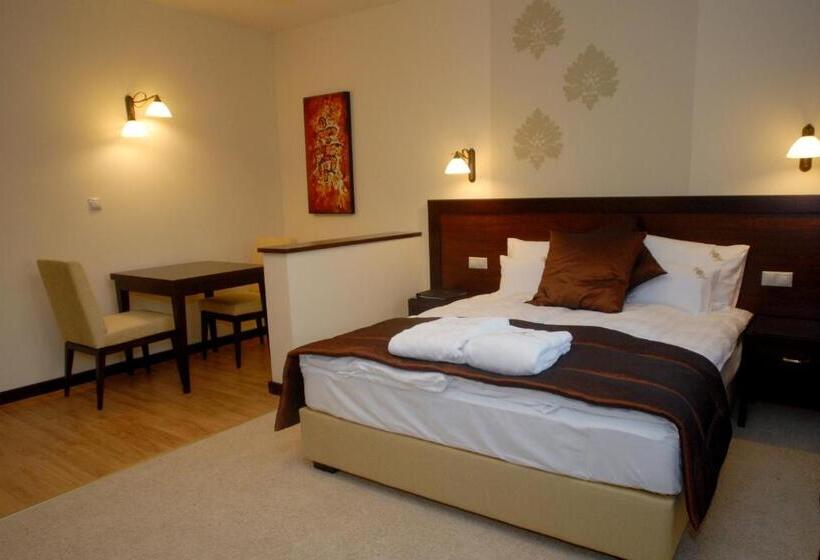 غرفة سوبيريور, Aurum