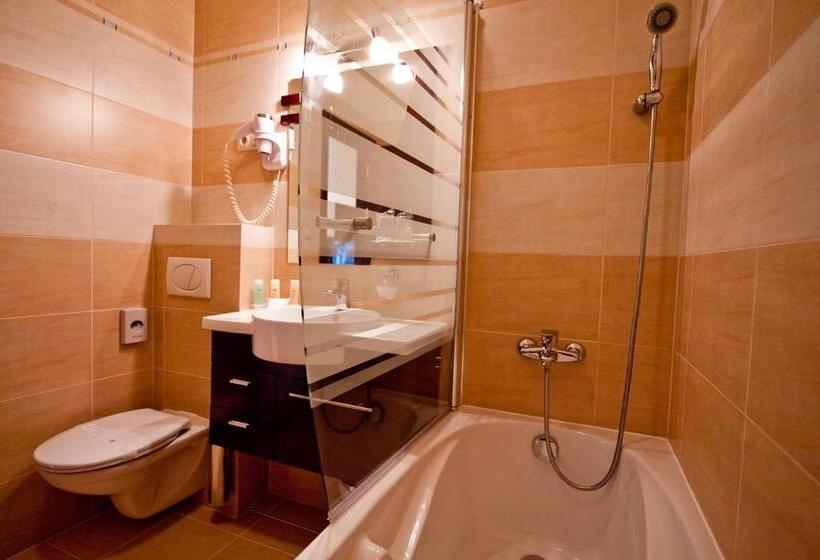 Family Suite, Aurum