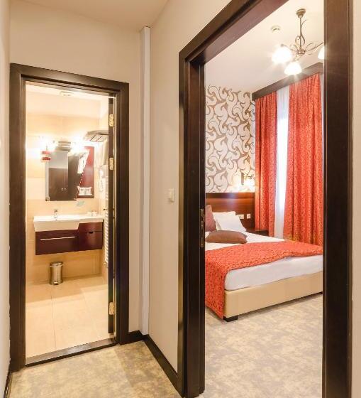 جناح عائلي, Aurum