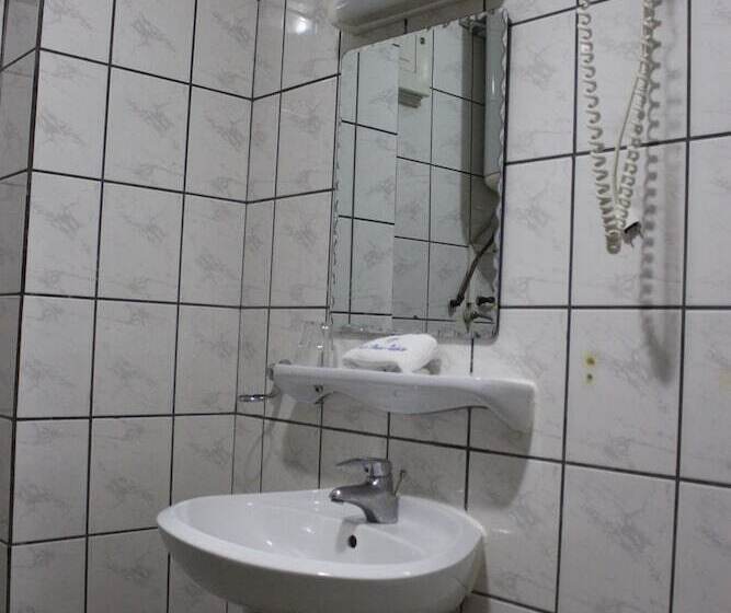 سوییت جونیور, Bano Palace