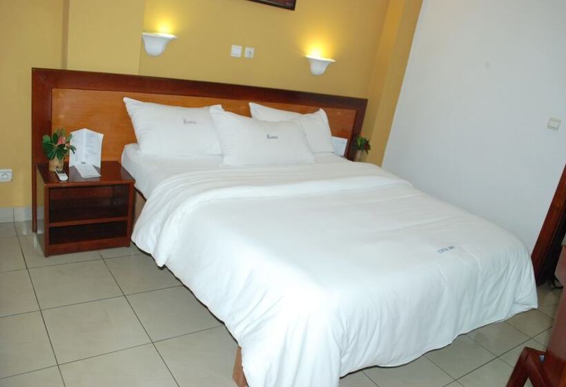 سوییت جونیور, Bano Palace