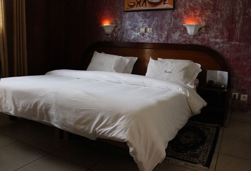 سوییت جونیور, Bano Palace