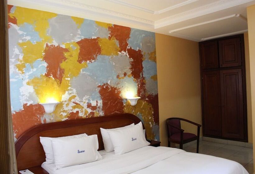 سوئیت سینیور, Bano Palace