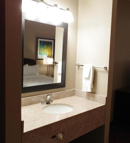 Номер Стандарт Кровать Кинг Адаптированный для Инвалидов, Baymont By Wyndham O Fallon St. Louis Area