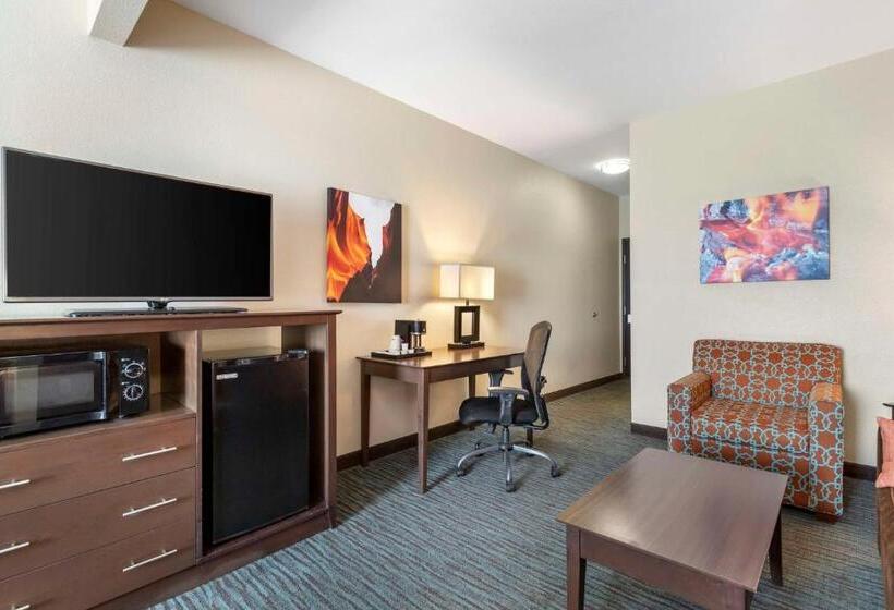 带大床的套房, Best Western Plus Longhorn Inn & Suites