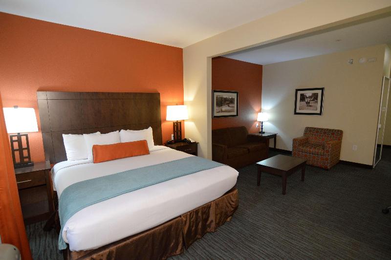 带大床的套房, Best Western Plus Longhorn Inn & Suites
