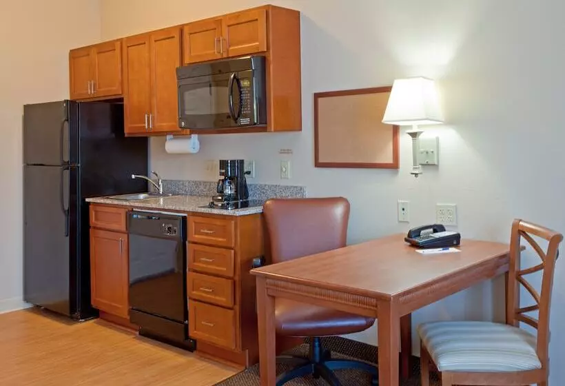 スタンダードスタジオ, Candlewood Suites Deer Park, An Ihg
