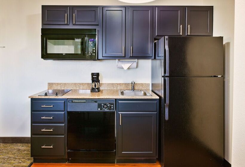 适合残疾人士使用的套间, Candlewood Suites Indianapolis Airport, An Ihg