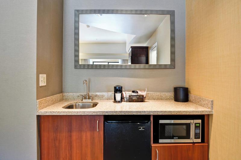 스탠다드 룸 킹사이즈 침대, Courtyard Carson City