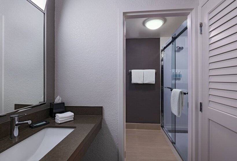 سوییت, Courtyard Fort Worth University Drive