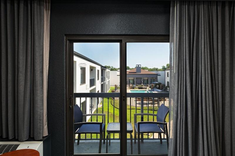 اتاق استاندارد با تخت بزرگ, Courtyard Fort Worth University Drive