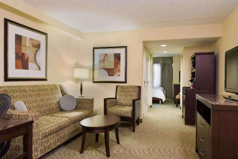 キングサイズベッドのスイートルーム, Hilton Garden Inn Waldorf