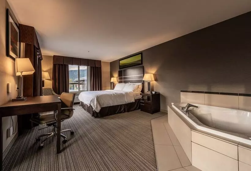 マウンテンビュースイート, Holiday Inn Express Golden Kicking Horse, An Ihg