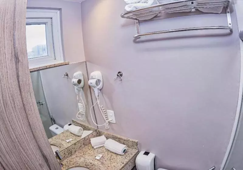 اتاق اجرایی, The Snooze Hotel At Bugis