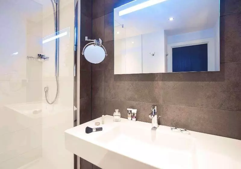 Superior-huone, Mercure Hotel Brussels Centre Midi