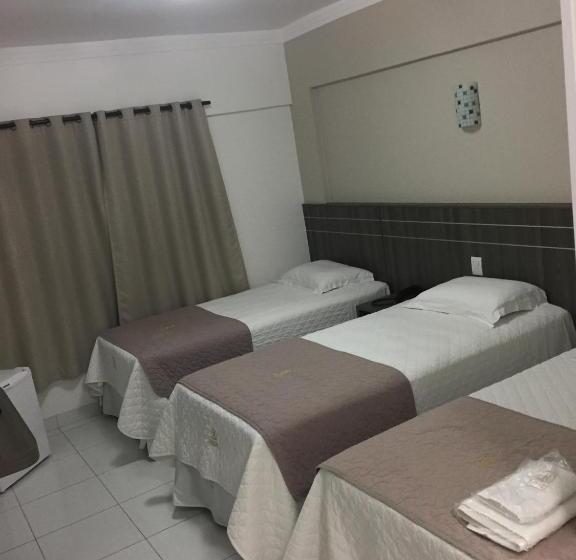 デラックストリプルルーム, Roari