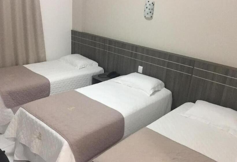 デラックストリプルルーム, Roari