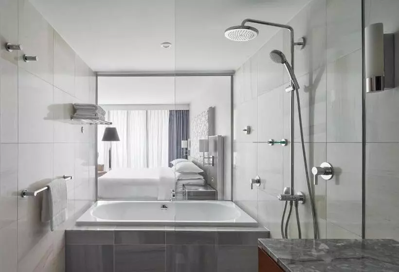 اتاق سوپریور با چشمانداز شهر, Sheraton Melbourne