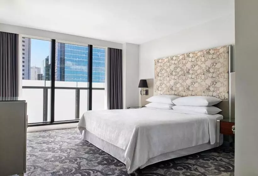اتاق دلوکس با تخت کینگ و چشمانداز شهر, Sheraton Melbourne