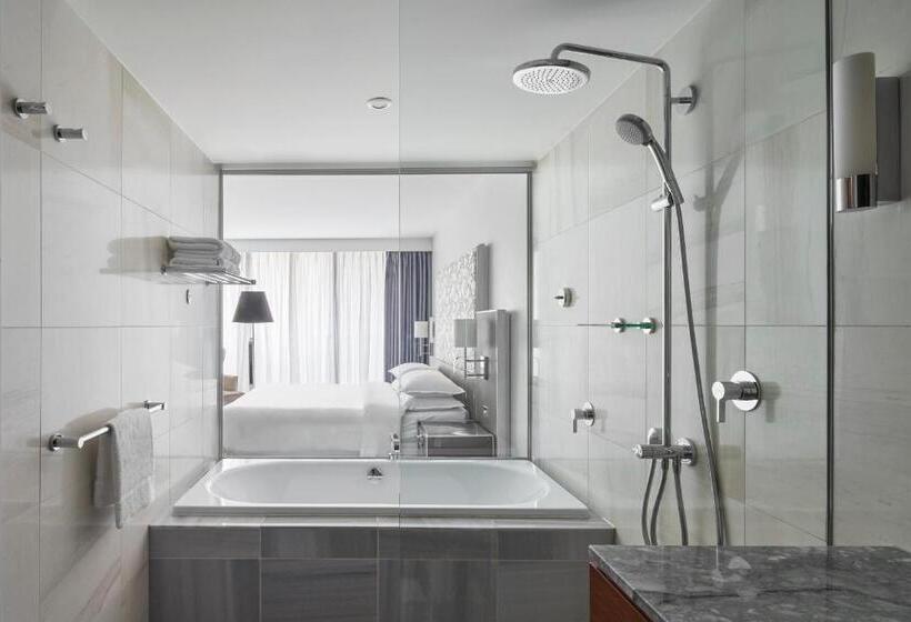 Номер Deluxe Кровать Кинг Вид на Город, Sheraton Melbourne