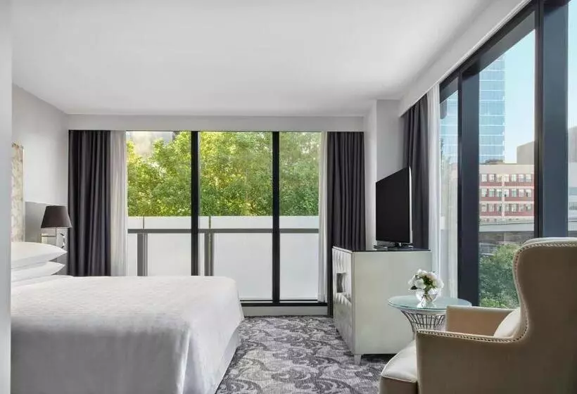 Executive Suite King Bed