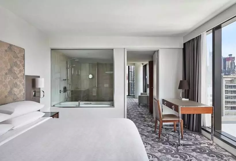 Suite King Bed
