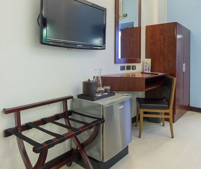 اتاق استاندارد با تخت دوبل برای معلولان, Microtel By Wyndham Mall Of Asia