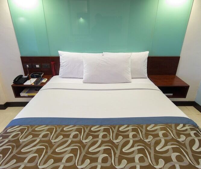 اتاق استاندارد با تخت دوبل برای معلولان, Microtel By Wyndham Mall Of Asia