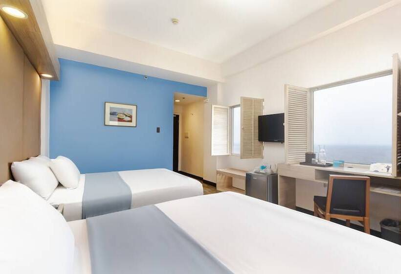 带2个双人床的标准工作室, Microtel By Wyndham Mall Of Asia
