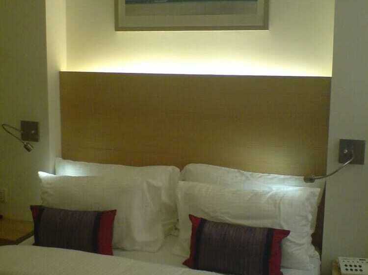 غرفة سوبيريور, Residency Sarovar Portico