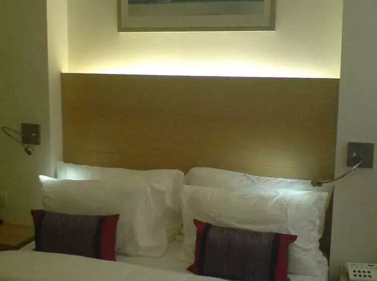 スーペリアールーム, Residency Sarovar Portico