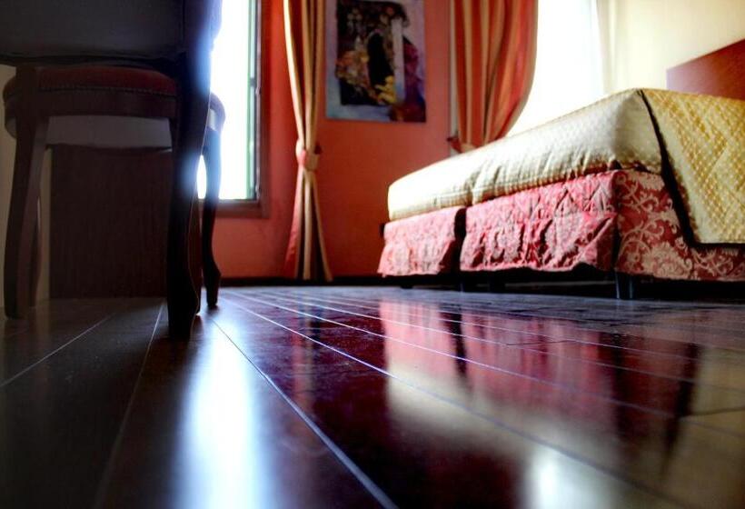 Quarto Standard com Vistas, Diamantino Town House