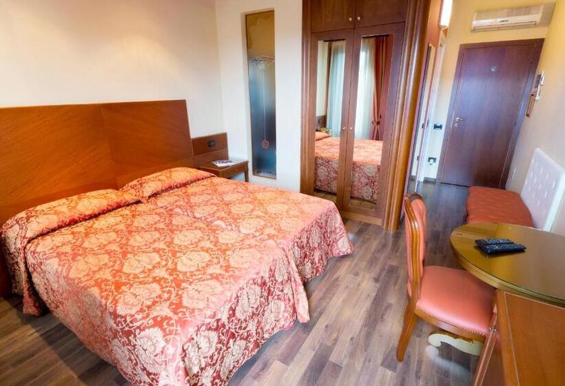 Quarto standard, Diamantino Town House