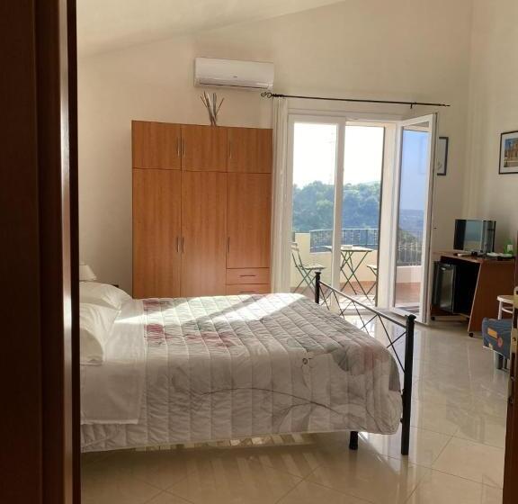 Standard Neljän Hengen Huone, Villa Ottavia