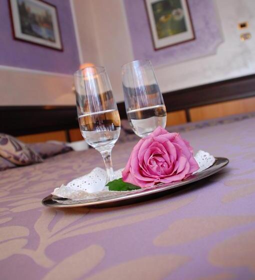 غرفة قياسية, Benny