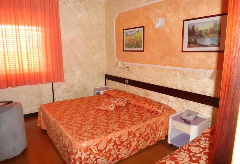 غرفة قياسية ثلاثية, Benny