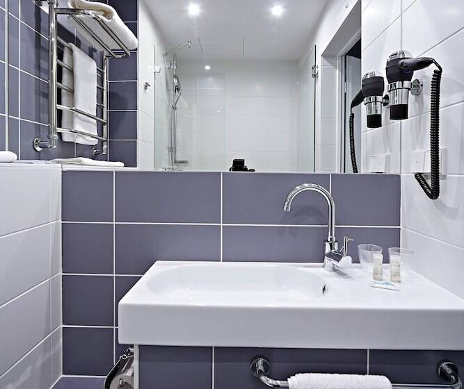 غرفة سوبيريور, Bon