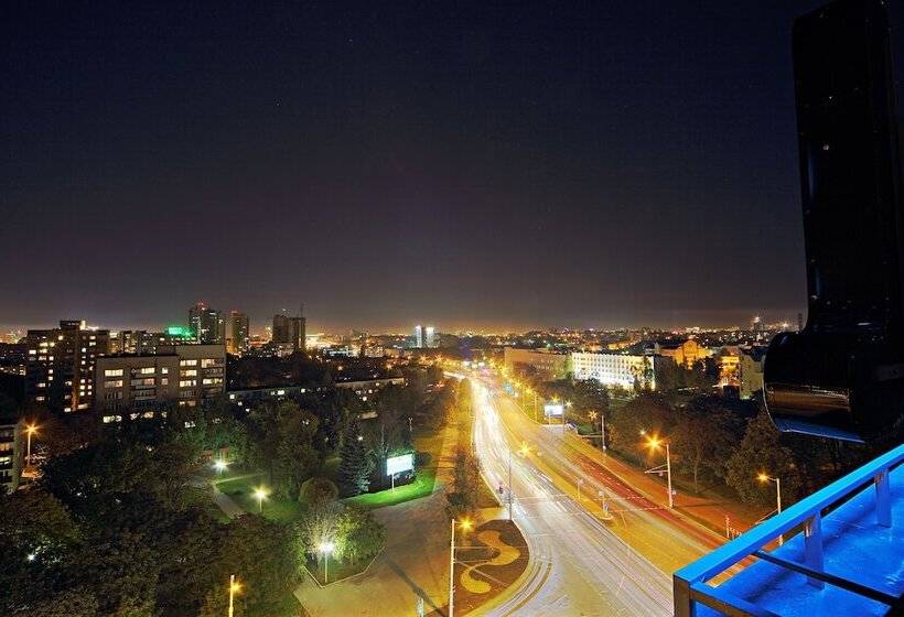 غرفة كومفورت, Bon