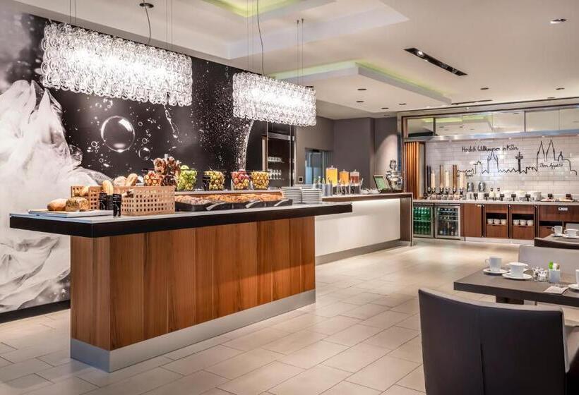 Номер Deluxe Кровать Кинг, Courtyard By Marriott Cologne