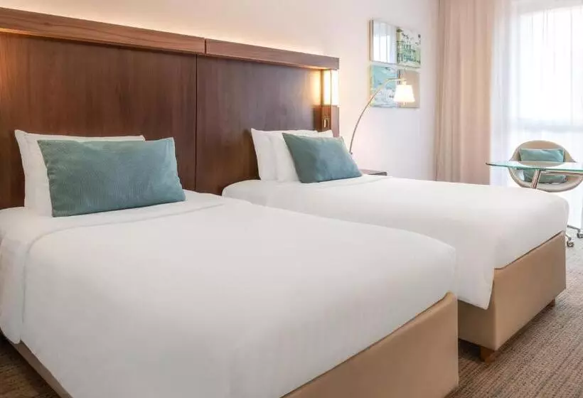 デラックスルーム, Courtyard By Marriott Cologne