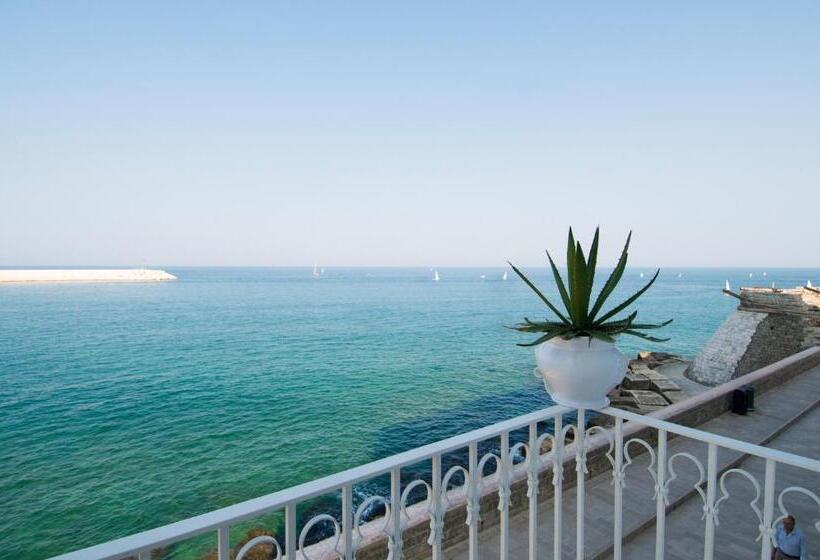 Люкс с Террасой, Don Ferrante