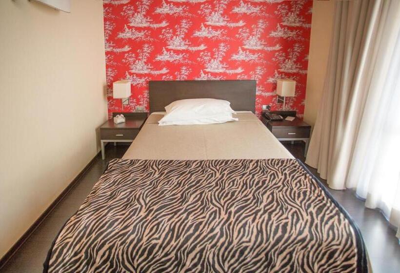 חדר סטנדרט יחיד, Fortyfive