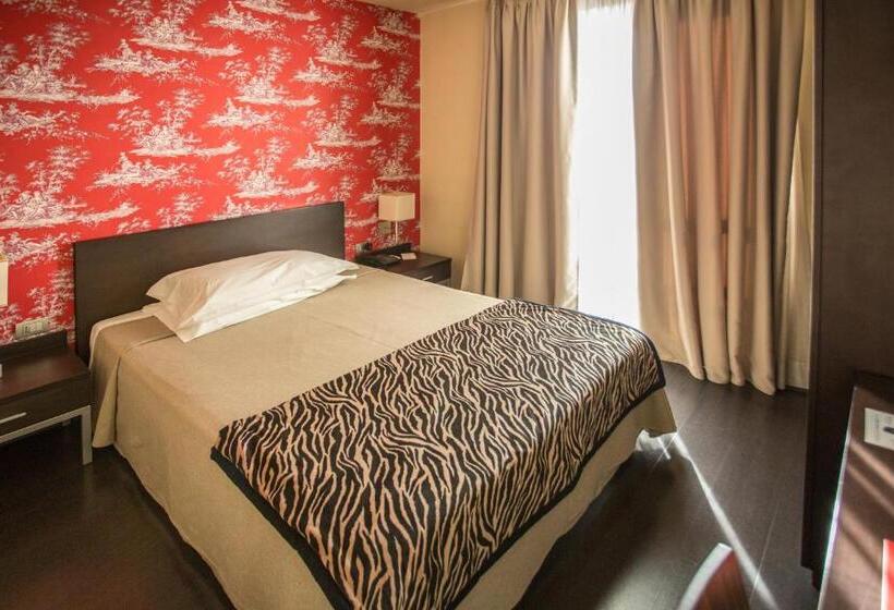 חדר סטנדרט יחיד, Fortyfive