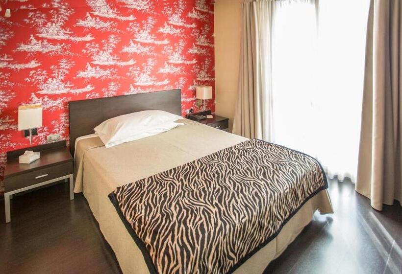 חדר סטנדרט יחיד, Fortyfive