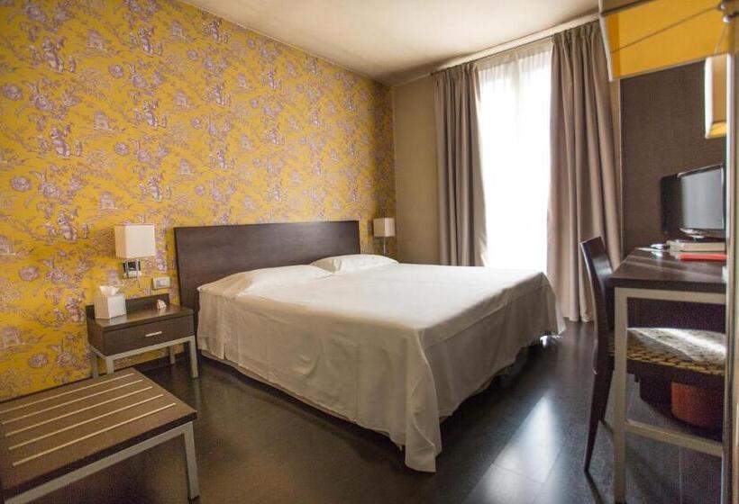 חדר סטנדרט, Fortyfive