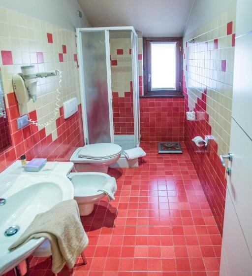 חדר סופריור, Fortyfive