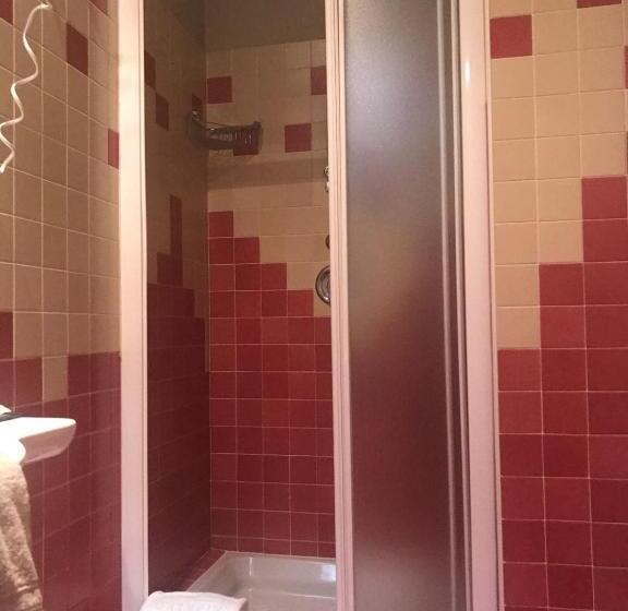 חדר סופריור, Fortyfive