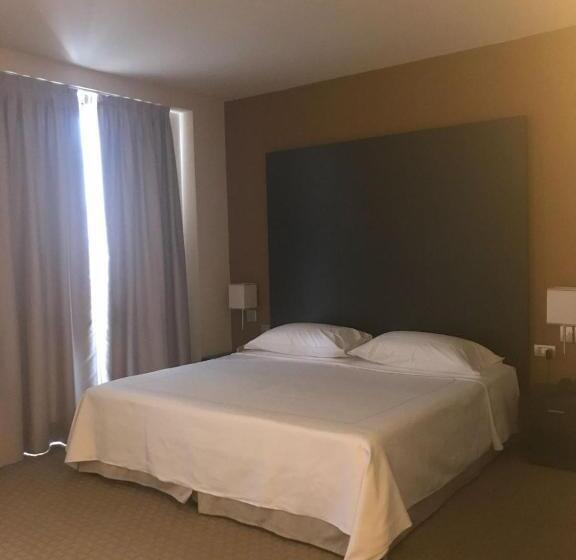 חדר דלוקס, Fortyfive